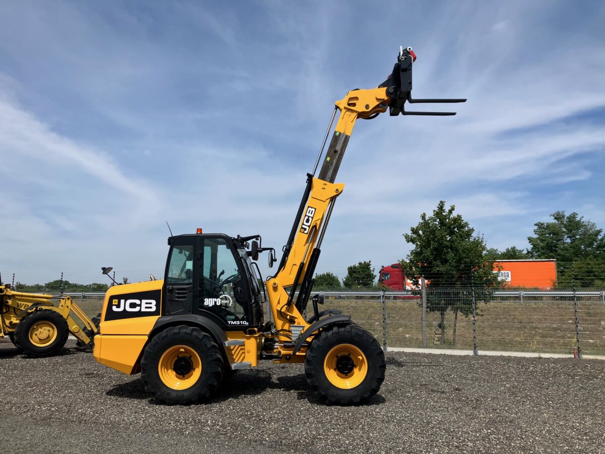 JCB　TM 310S — 5,20m / 147馬力 / 5,580時間