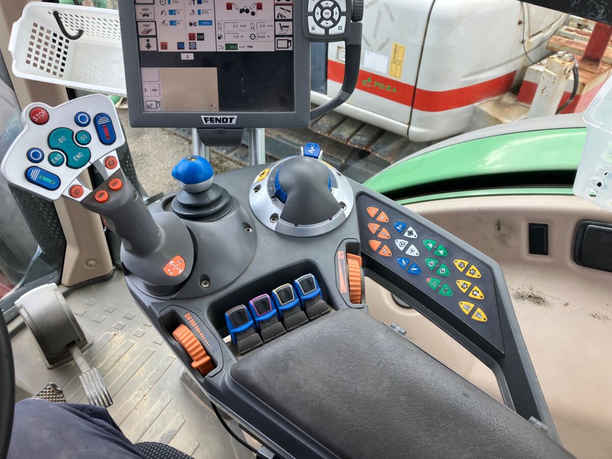 フェント　Vario 724 SCR Profi Plus — 240馬力 / 6,700時間