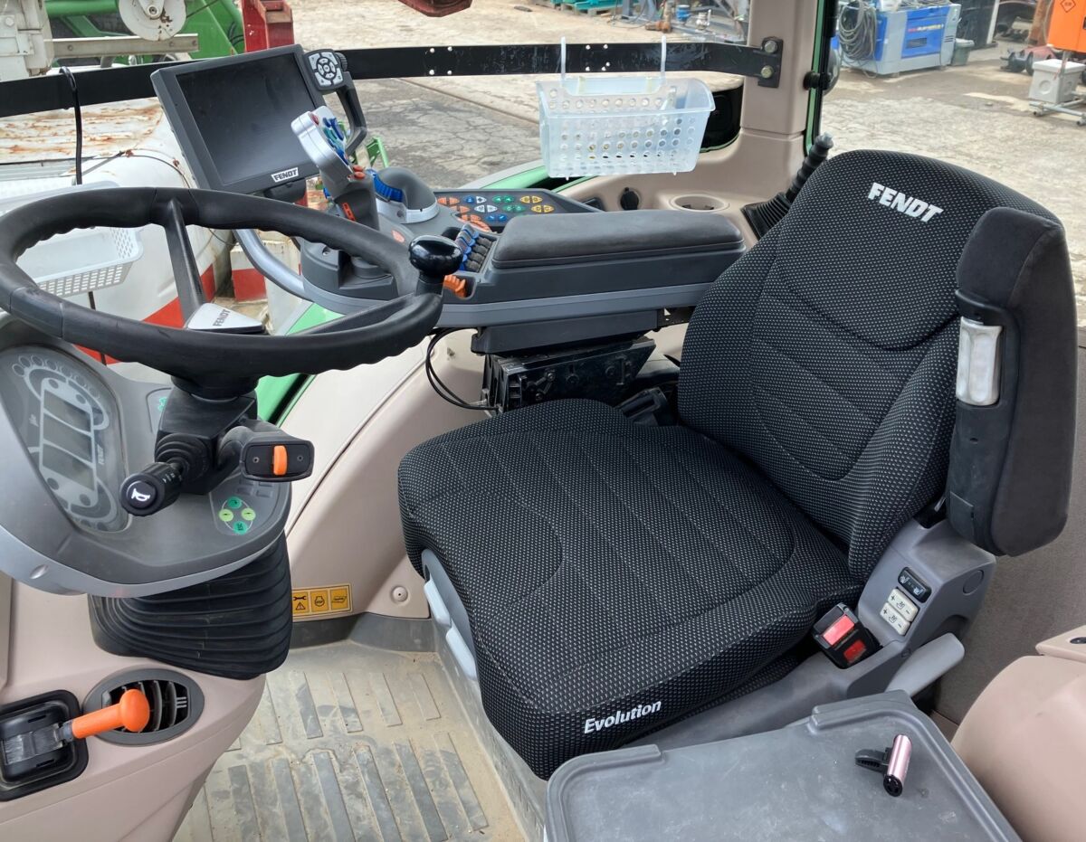フェント　Vario 724 SCR Profi Plus — 240馬力 / 6,700時間