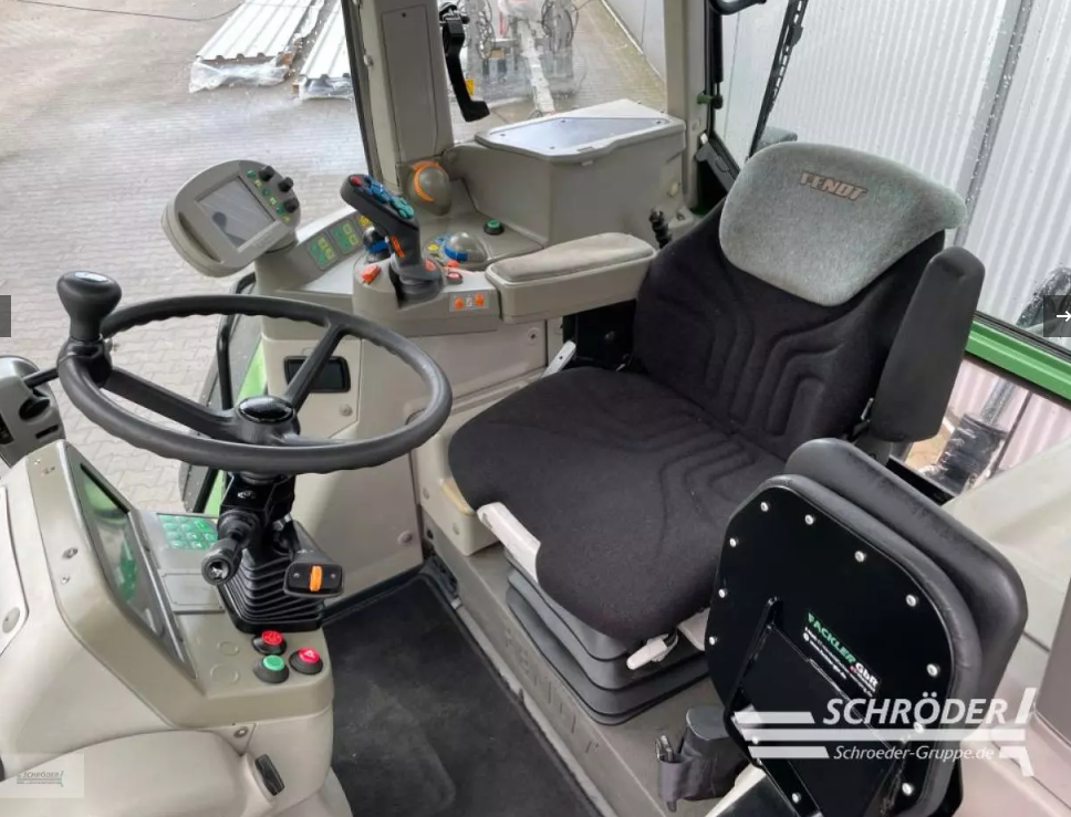 フェント　Vario 818 TMS — 180馬力 / 15,950時間